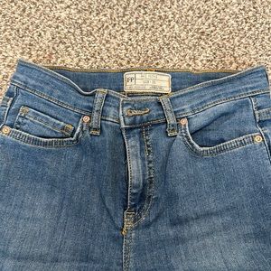 Free people skinny jeans with knee holes barely worn